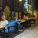 Istiklal Hostel New אכסניה